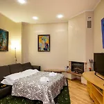 Kalnina Quiet Apartment In City Center