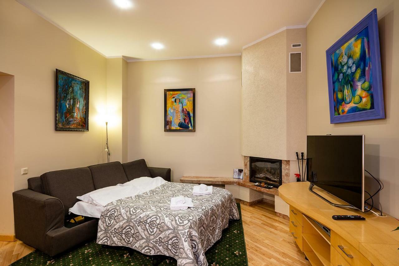 Kalnina Quiet In City Center Appartement