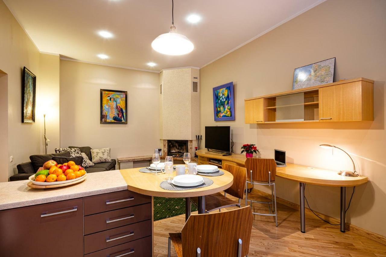Kalnina Quiet In City Center Appartement