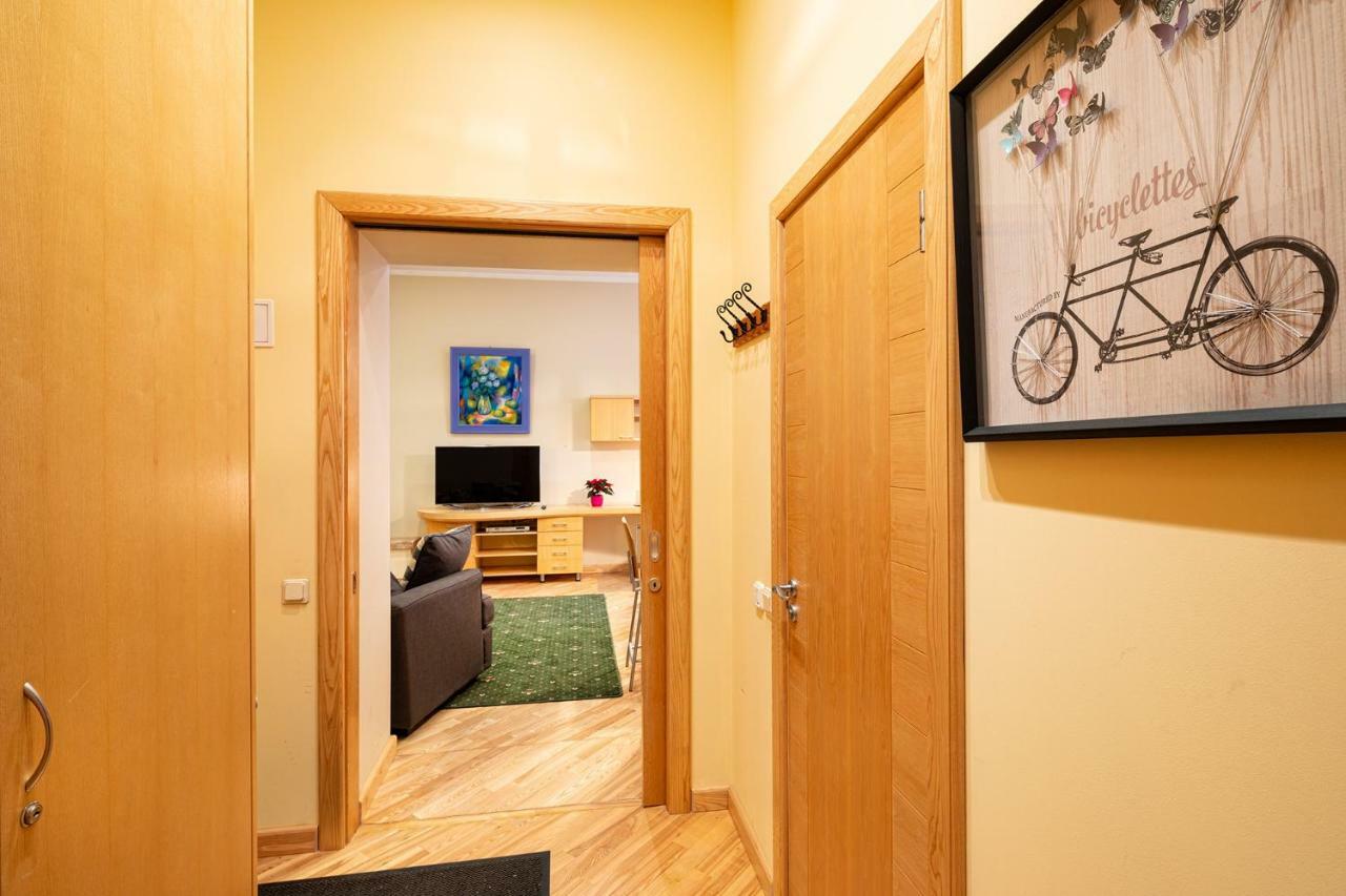 Kalnina Quiet In City Center Appartement